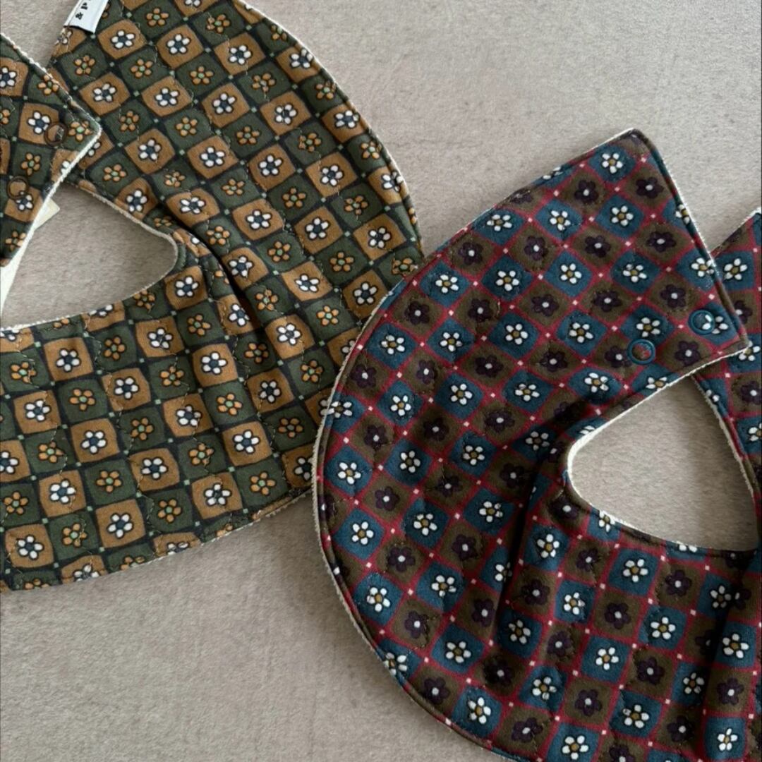 &pal|flower quilted bib / 2col