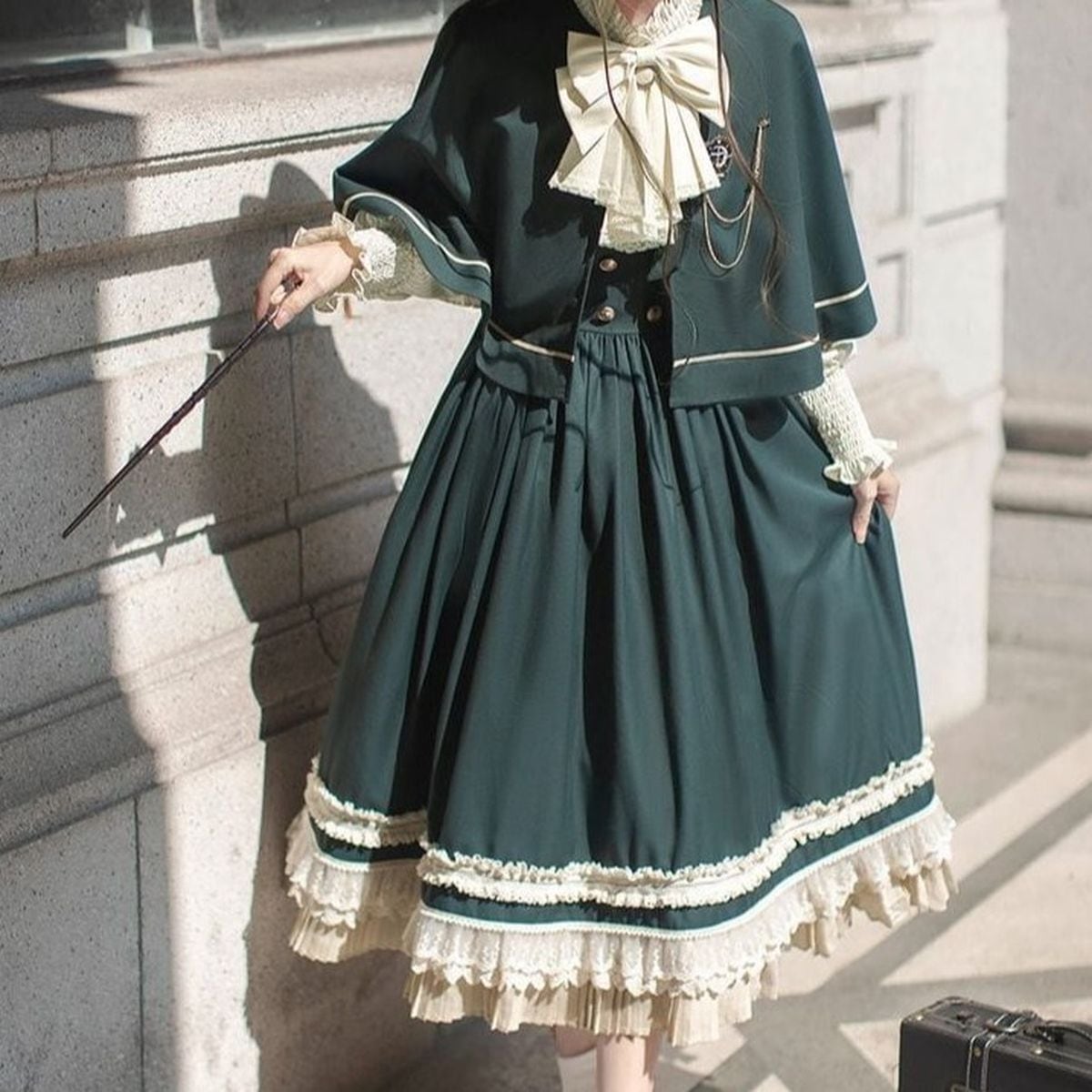 魔法学園エレガントケープ付きセットアップ：ブラウス+スカート