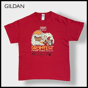 【GILDAN】GROMFDST グロムフェスト サーフィン コンテスト 企業ロゴ イラスト プリント Tシャツ 半袖 レッド US古着