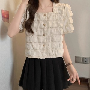 【送料無料】 ブラウス 2色 トップス 半袖 パフスリーブ ラウンドネック Aライン フレア プルオーバー ボタン 薄手生地 しましま ボーダー かわいい 大人可愛い 大人女子 こなれ感 シンプル カジュアル 大人 上品 おしゃれ お洒落 ラフ コンサバ エレガント フェミニン ガーリー デート お出かけ お茶会 女子会 休日 授業参観 夏 30代 40代 女性用 レディース ママ 着回し プチプライス カラバリ デイリーユース ファッション 定番アイテム ブラック アイボリー 大人カラー