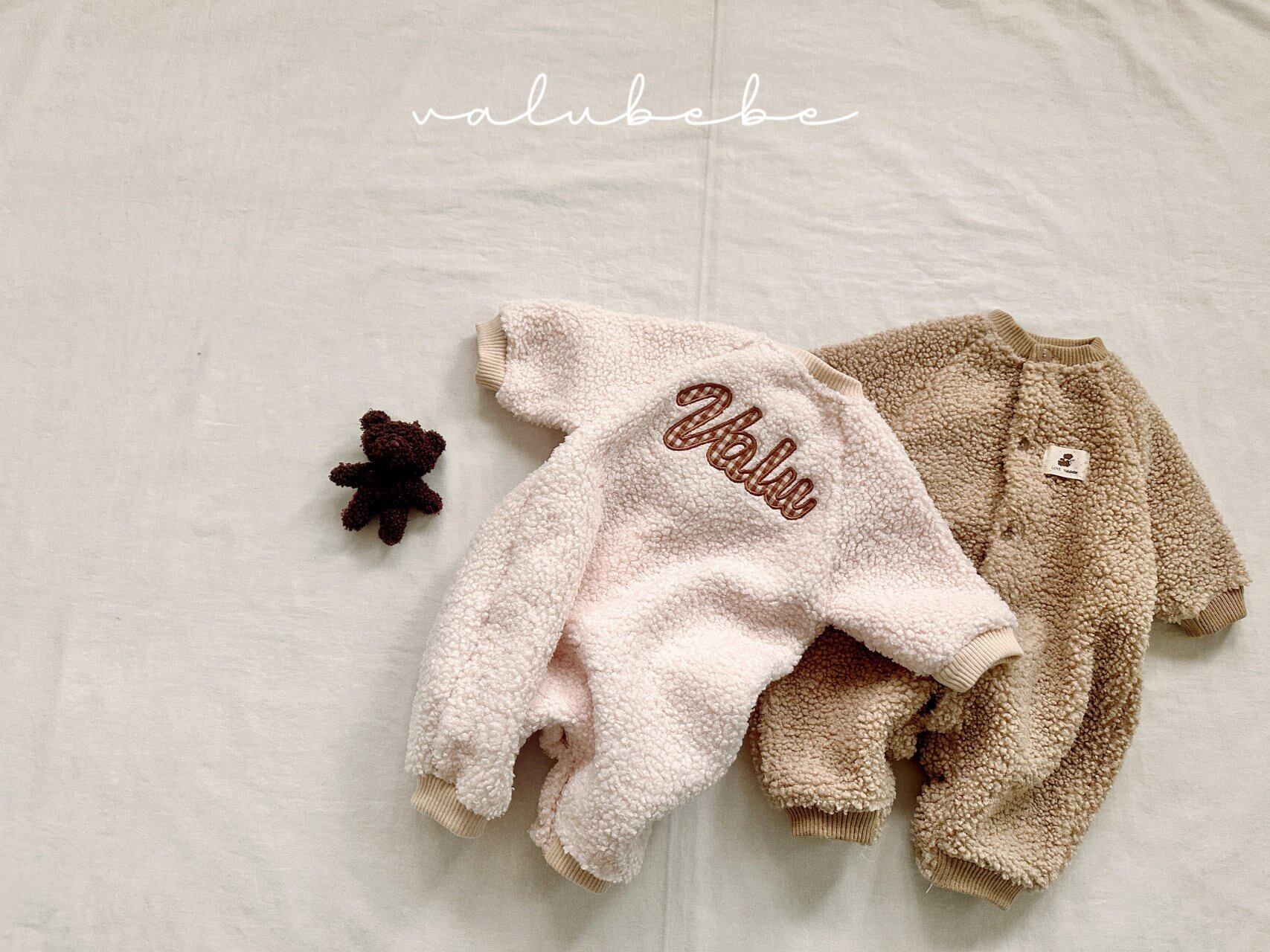 【予約】Velu Bear Dumble Suit (Bebe)