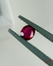 Natural Oval Ruby 0.6ct Loose Gemstone 天然オーバルルビー 0.6ct ルース【LE-0070】