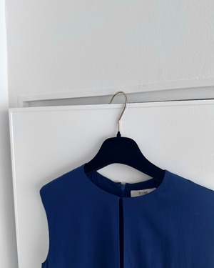 CÉLINE by Phoebe philo　SILK SLEEVELESS TOP