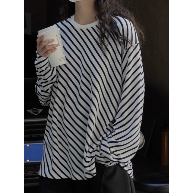 【斜めボーダー柄ロングスリーブクルーネックプルオーバー】P00242