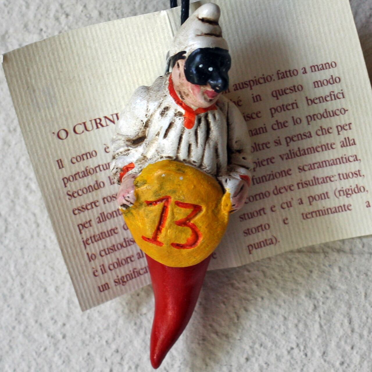 ナポリの幸運のお守り！ナポリのラッキーナンバー「13」を持つ