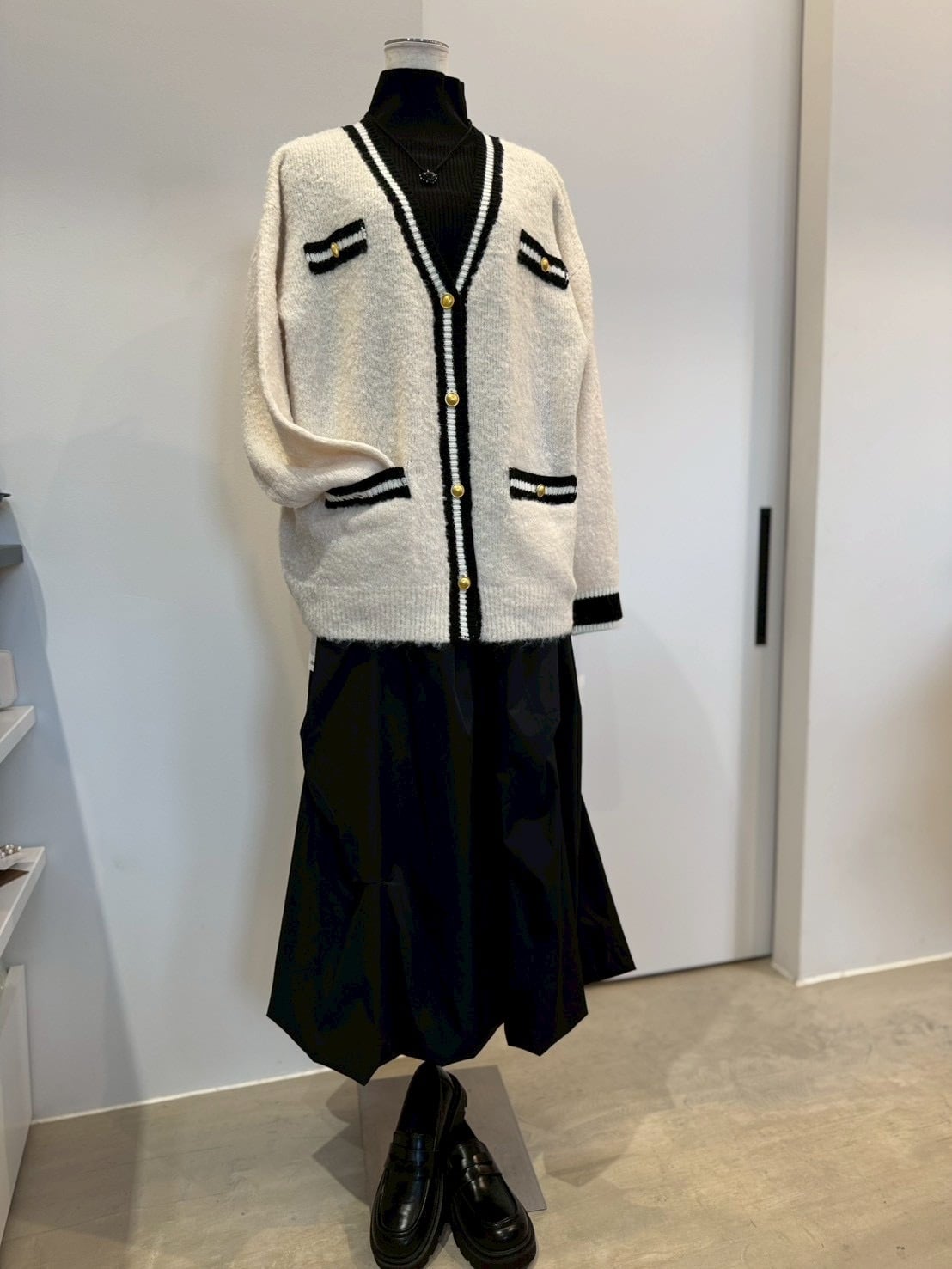 【DOS DIOSAS】ゴールドボタンポケット付きカーディガン D8632