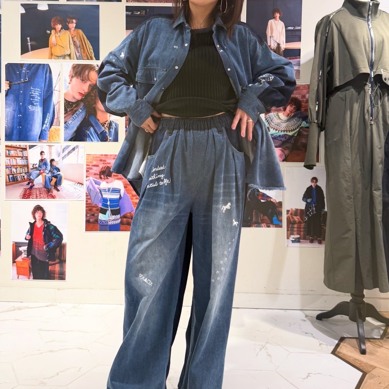アウラアイラ AULA AILA GRAFFITI DENIM PANTS
