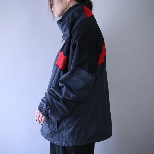 "Columbia" 3-tone good coloring over silhouette mountain jacket