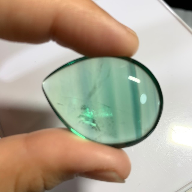 ルース『大』　雫型☆ぷるっぷるグリーンフローライト