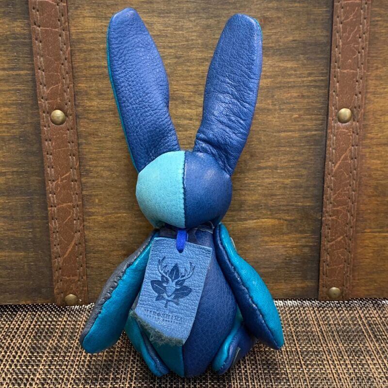 ジビエレザー鹿革ベルラビ★端革を使ってアップサイクル「ベルズラビット」写真の1点販売です　ブルーカラフル系