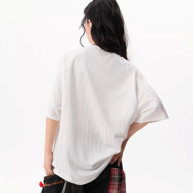 シャドーストライプVネックロゴプリントTシャツ 1col   R01931