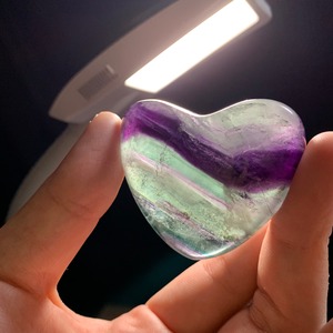 ハート 3. 可愛い パープルグリーンフローライト