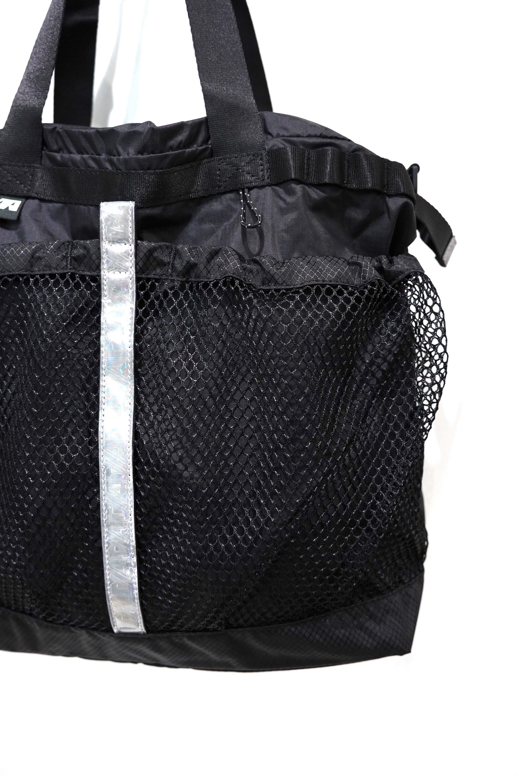 maastik / TOTEBAG 18 | POETRY