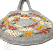 ハンドメイド ネパールのフエルトバッグ グレイ