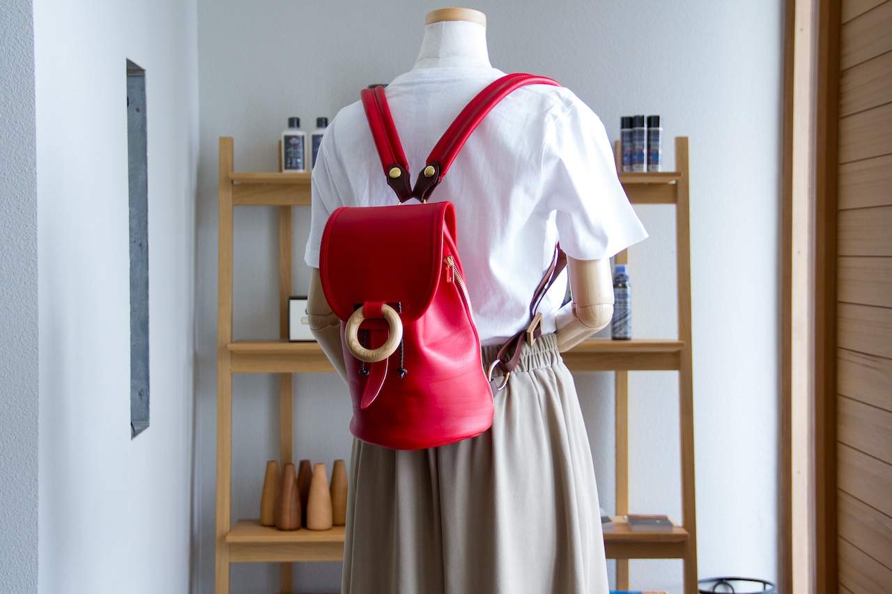 【展示品セール40%OFF|1点限り】WAKKO -わっこ- レザーミニリュック S(イエロー)|旭川木工リング留め具/2WAY