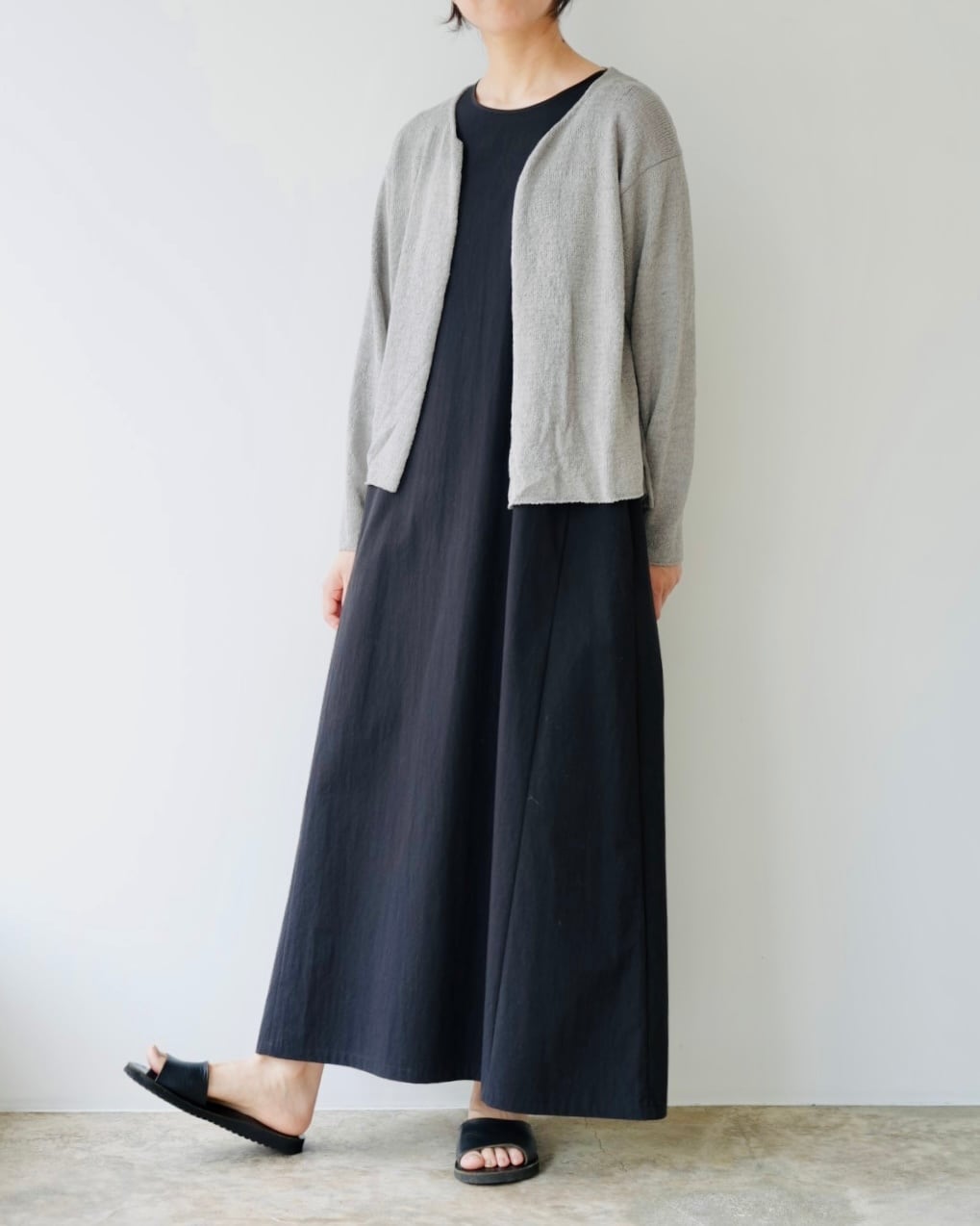 Yoli シンプルスリーブレスワンピース | Vie