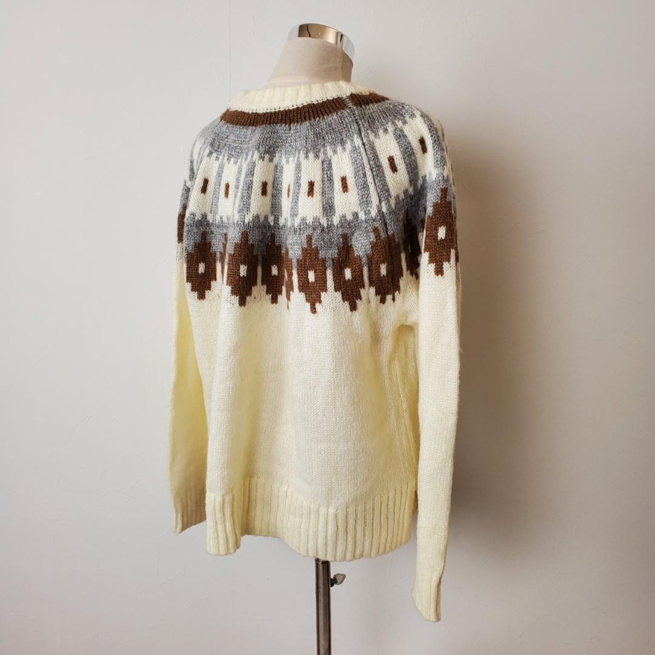 【USED】KUTIRセーター冬　可愛い　美品