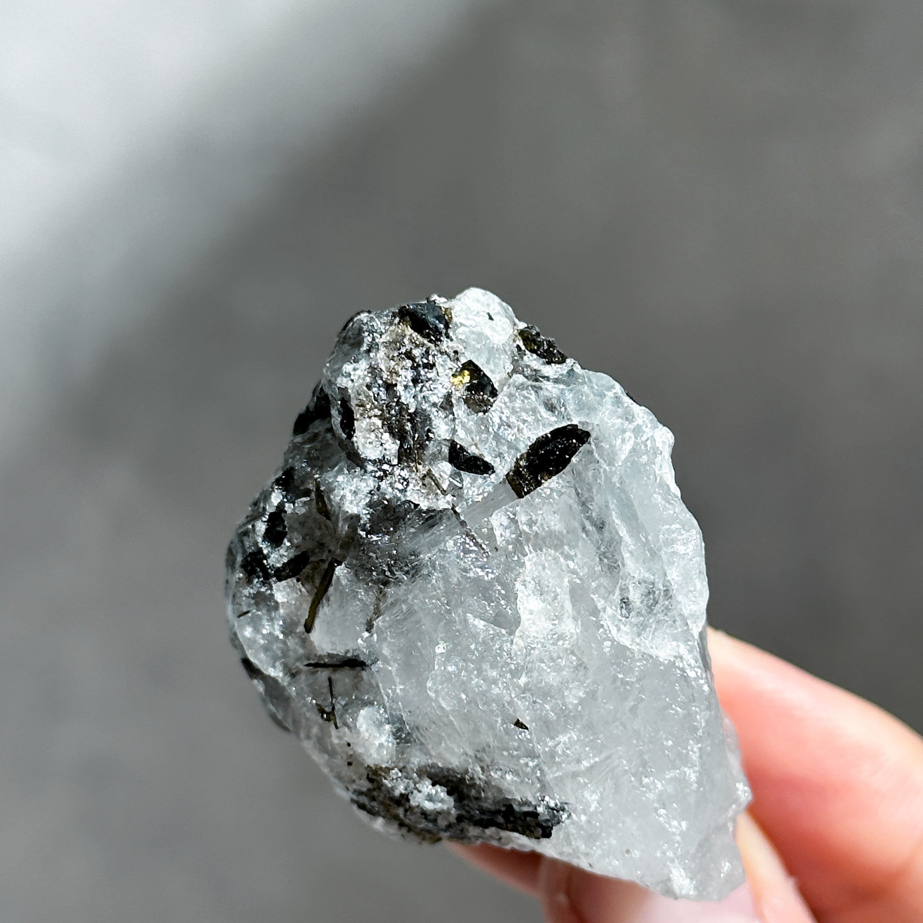 ミナスジェライス産グリーントルマリン 原石 24◇ Green Tourmaline