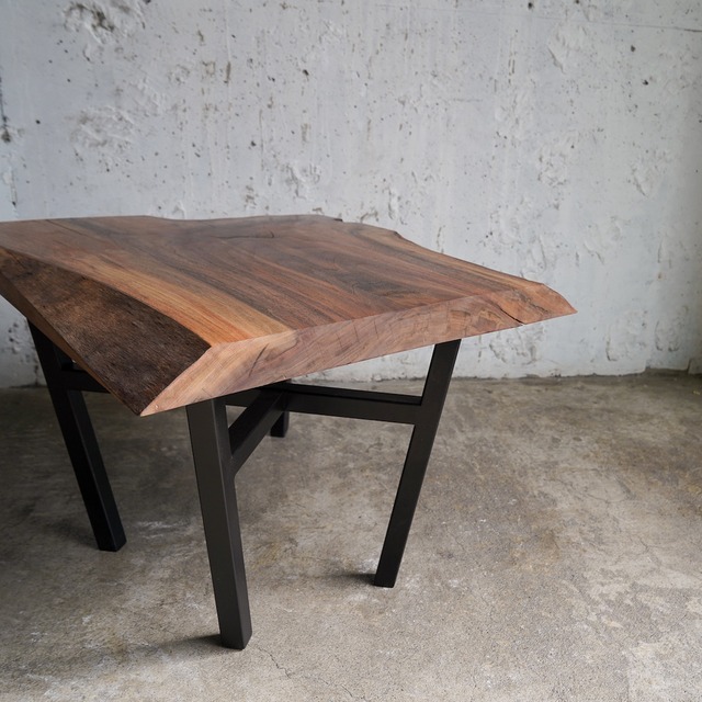 ウォルナット 一枚板 四角のローテーブル