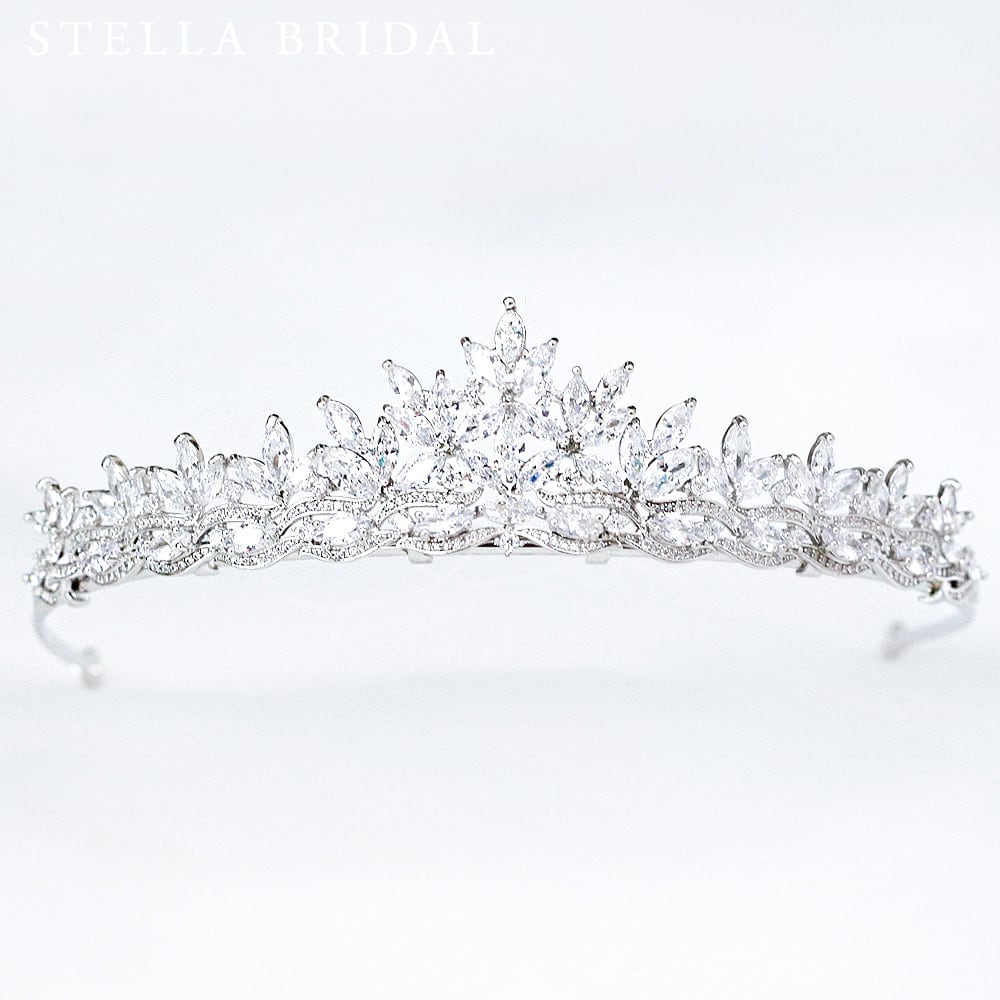 キュービックジルコニア ウェディングジュエリー ティアラ セリーヌ シルバー | STELLA BRIDAL -  オシャレ花嫁さま御用達ウェディングアクセサリーショップ ＜ステラブライダル＞