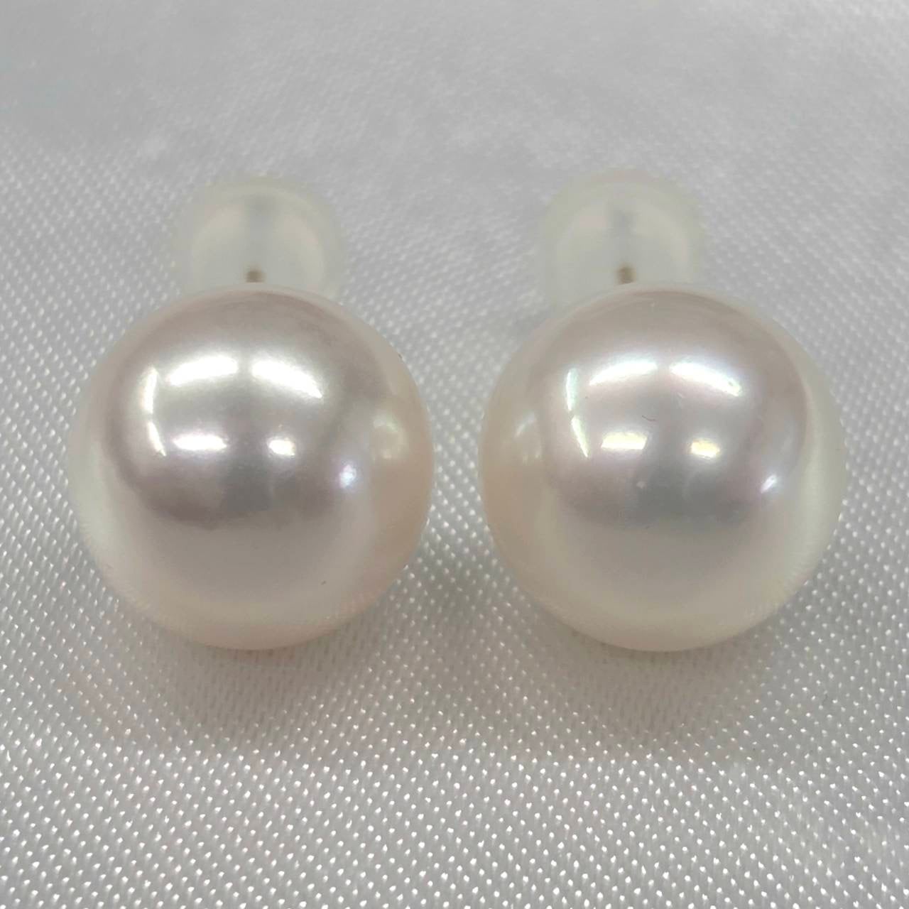 ねコネコ ピアス イソワパール アコヤ真珠 メレダイヤ K18 YG K18アコヤパールピアス 9.5mm | リュウホウ