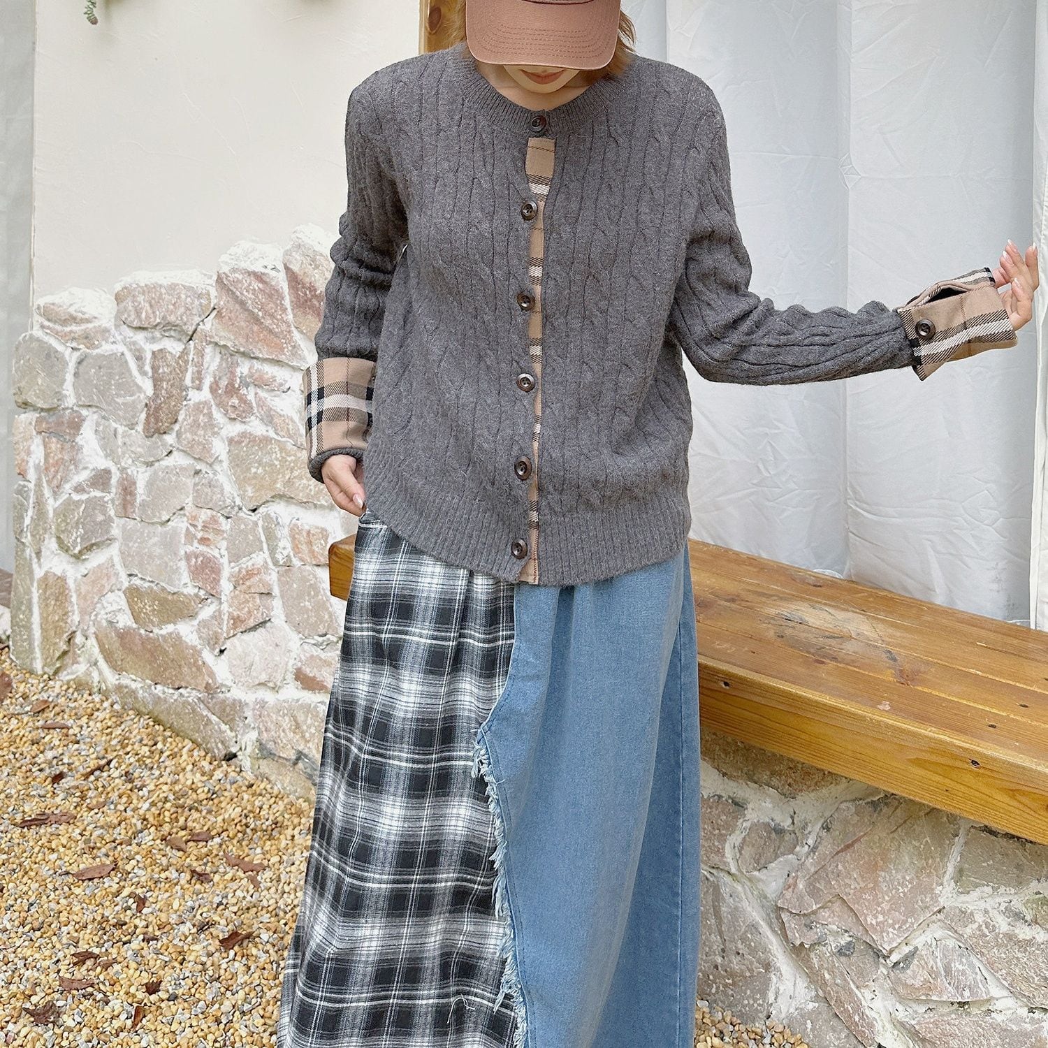 CABLE KNIT CHECK ACCENT BUTTONED CARDIGAN M-18625