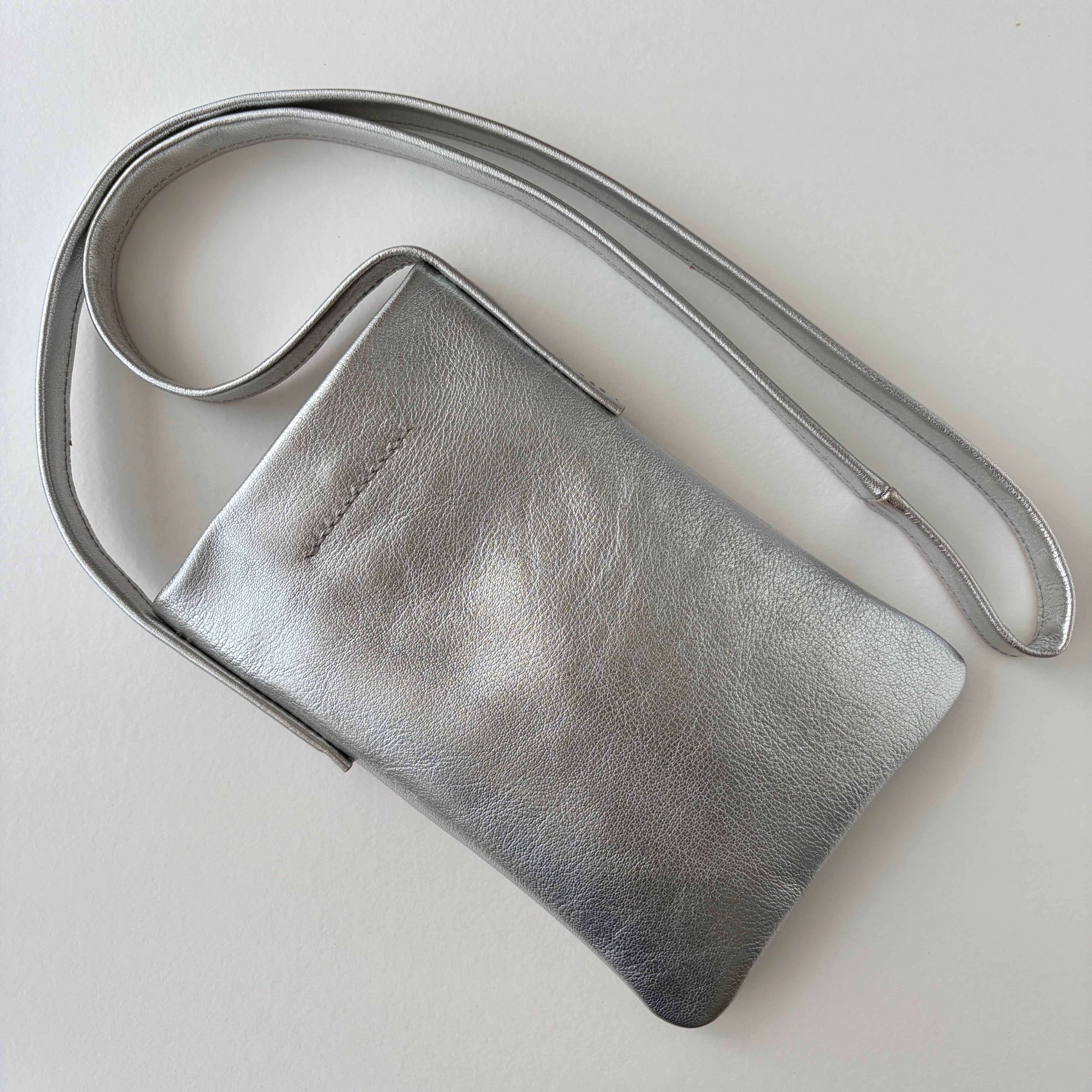 スリムポシェット ゴート革シルバー | n.number(エヌナンバー )は加工