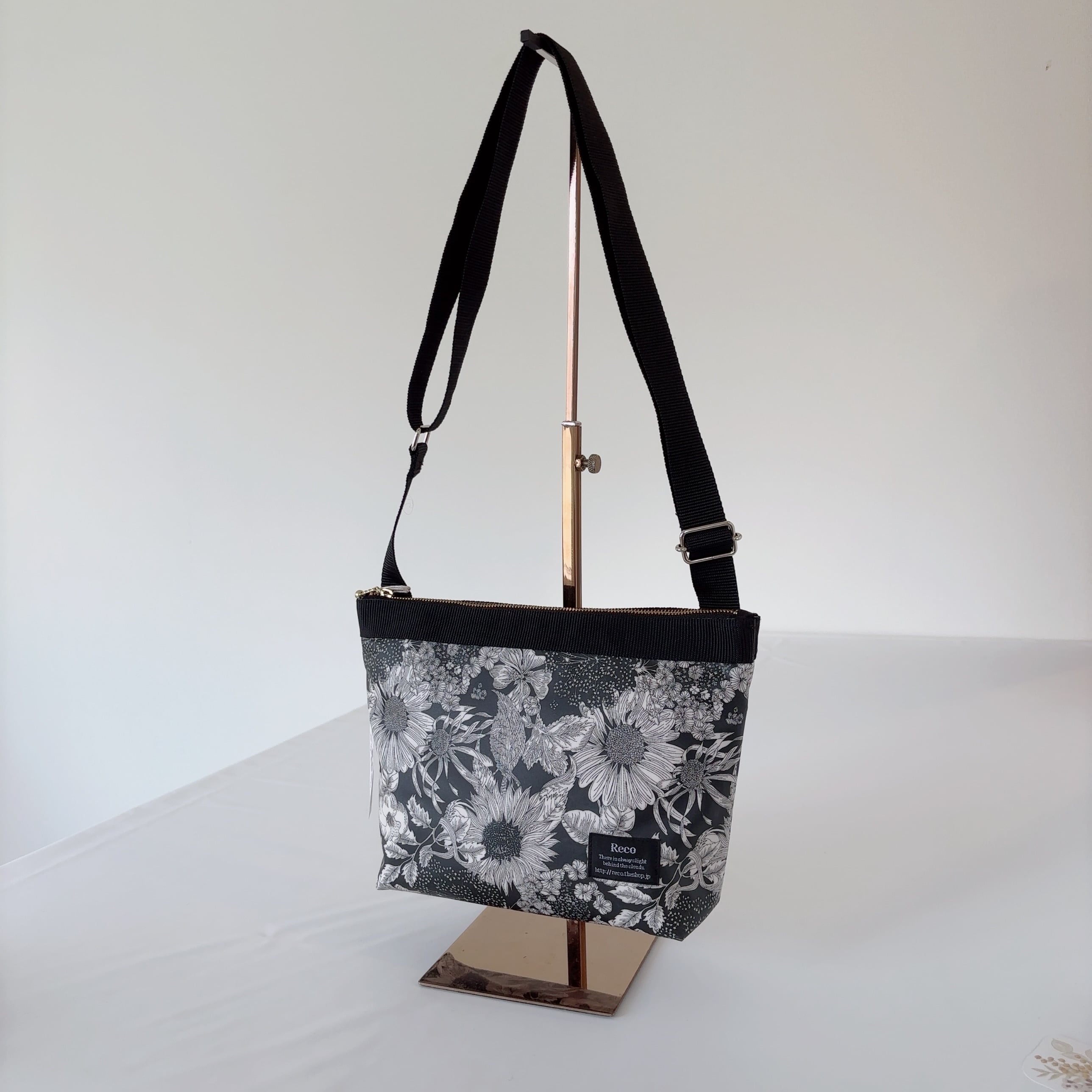 定番柄】ワイドショルダー Mプラス リバティ ラミネート スウィムダン