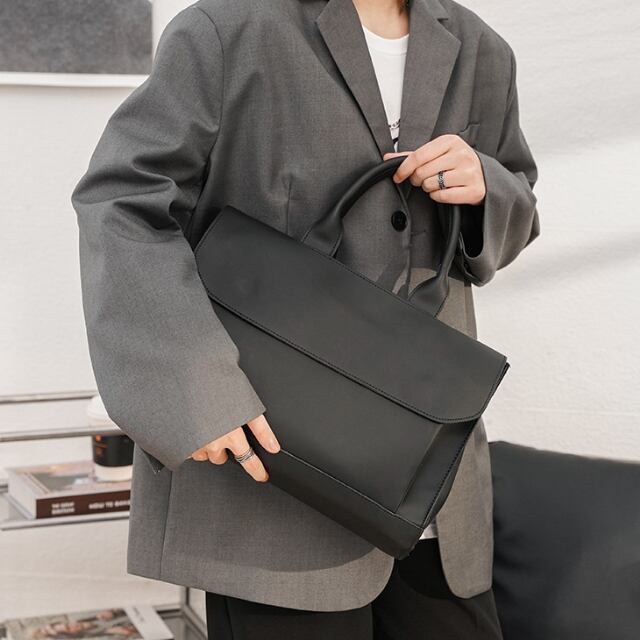 予約販売】ショルダーバッグ ビジネスバッグ 2Way 大容量 レザー