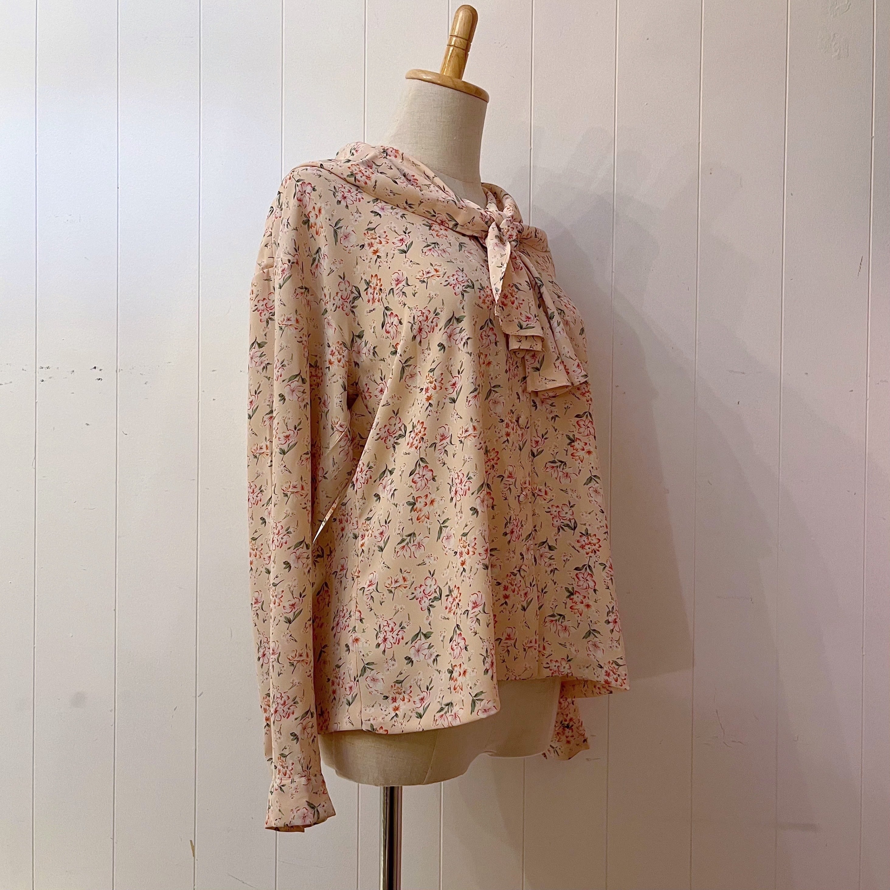 pale pink sailor collar blouse