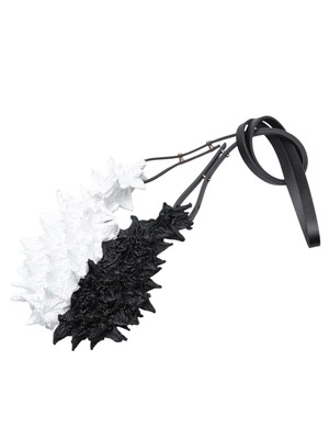 【送料無料】BUNZABURO 文三郎 / Mini Shoulder Bag With Leather Strap Pure White x Black / ショルダーバッグ