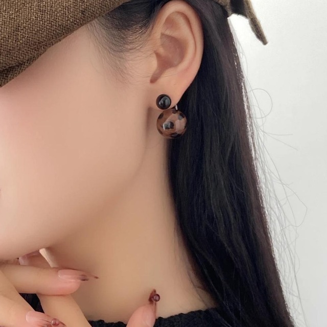 Tortoiseshell double ball pierce　V2712