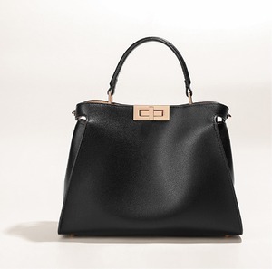 高級革　ショルダーバッグ　ハンドバッグ  小サイズ