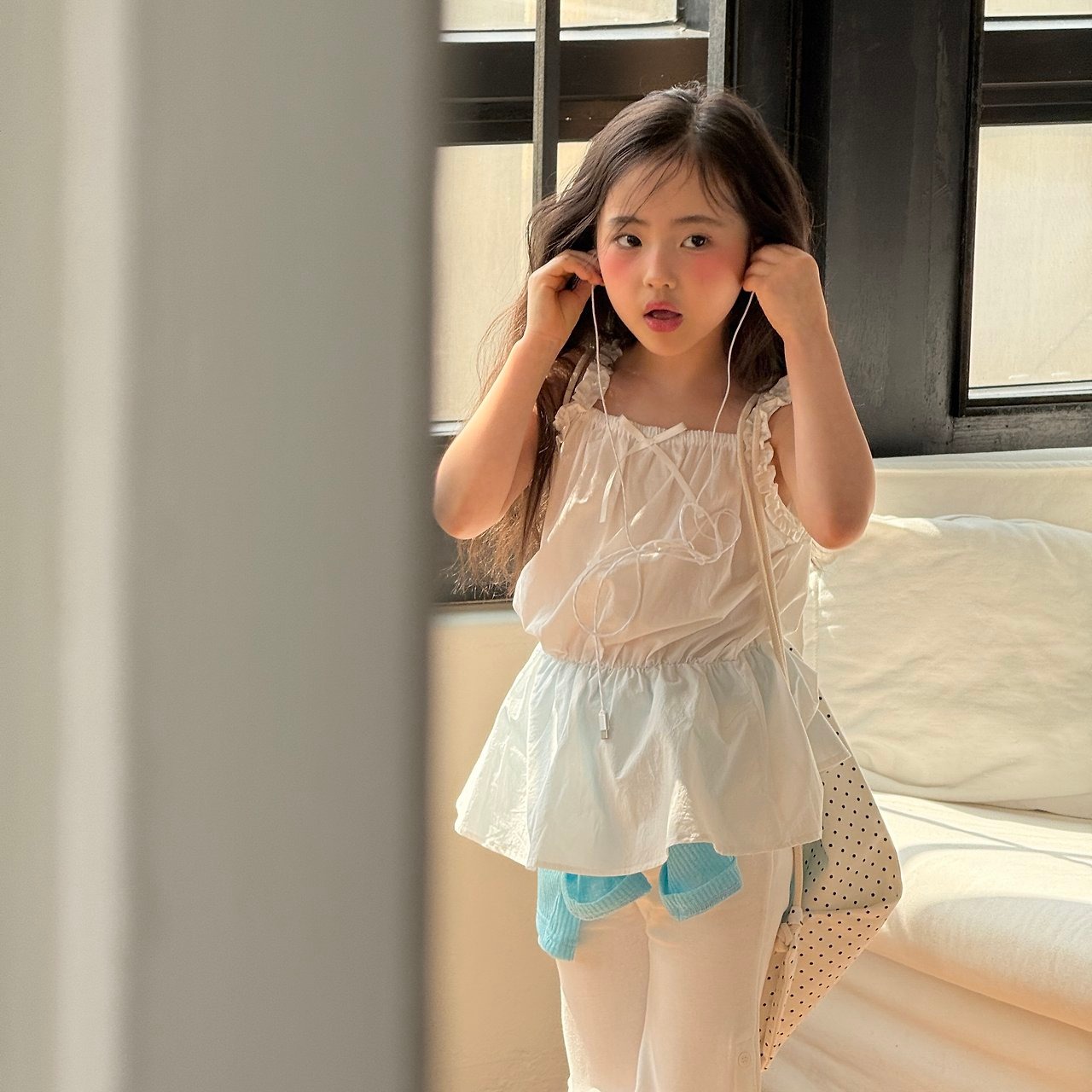 [ninibello] Shine Sleeveless Blouse / [니니벨로] 샤인나시블라우스
