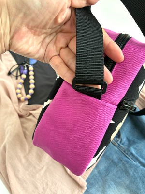 \NEW/ポシェッタ・大きめサイズ（ブラックフラワー）
