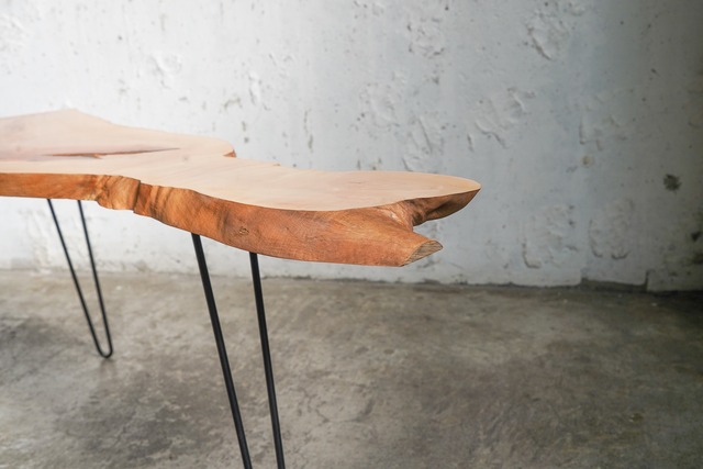 希少な素材 梨の一枚板 ローテーブル （高さ・カラー変更無料）