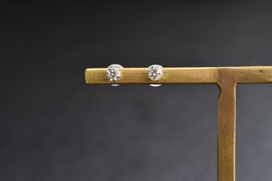 ダイヤモンドピアス ( ６本爪 ) 0.1ct × 2 / PT900