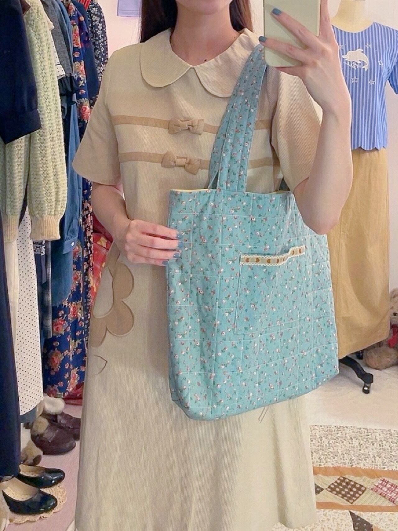 original / saxe blue flower quilting tote bag