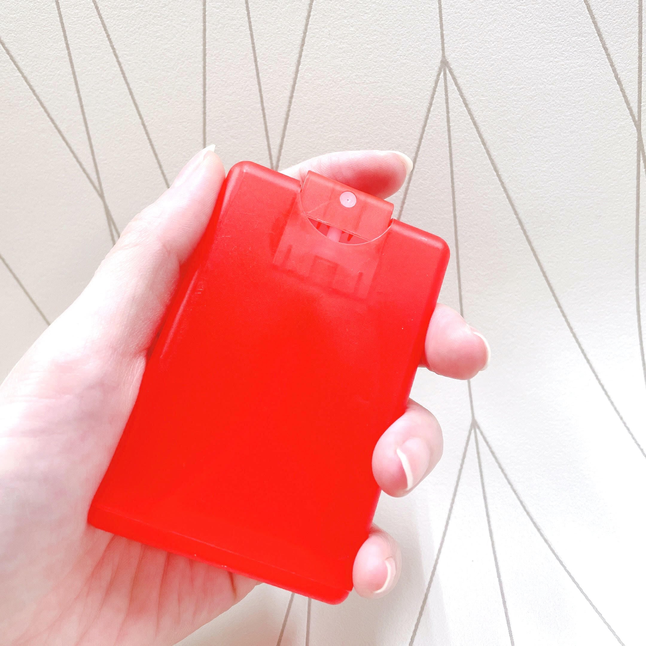 カード型スプレー容器】20ml カード型 レッド ポリプロピレン