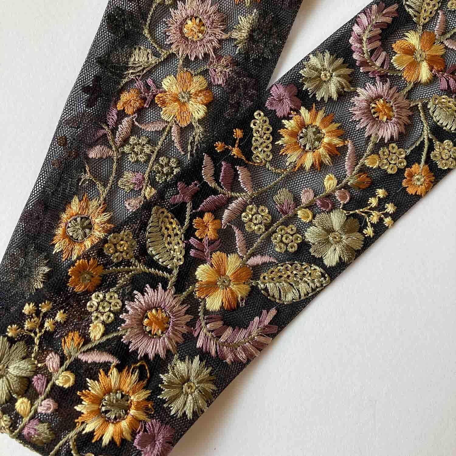 再入荷〉〈新色追加〉カラフルお花と木の実の刺繍チュールレース（50cm