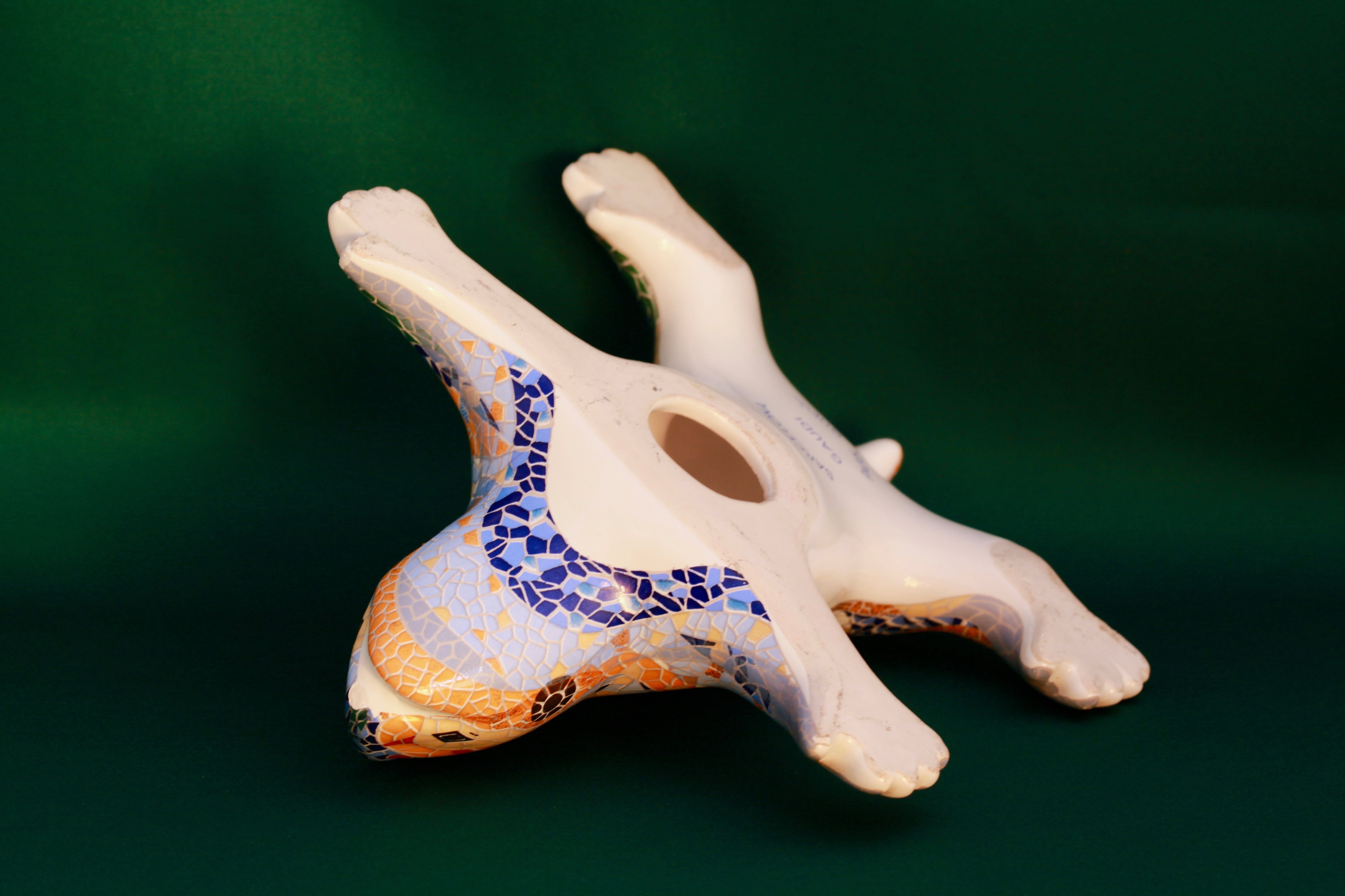 バルセロナ ガウディ・グエル公園トカゲモザイク陶器オブジェ USED