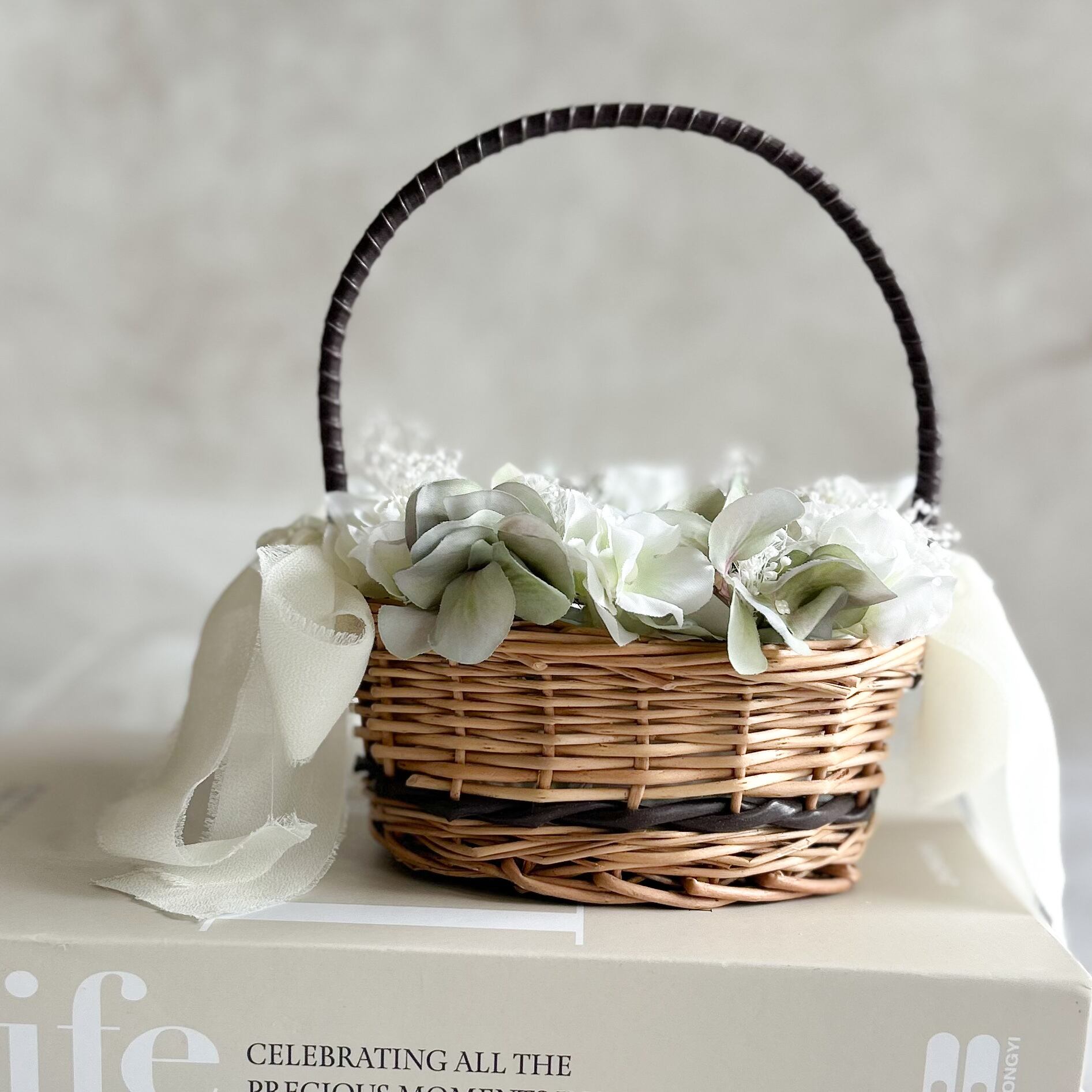 Oval green ring pillow （green）