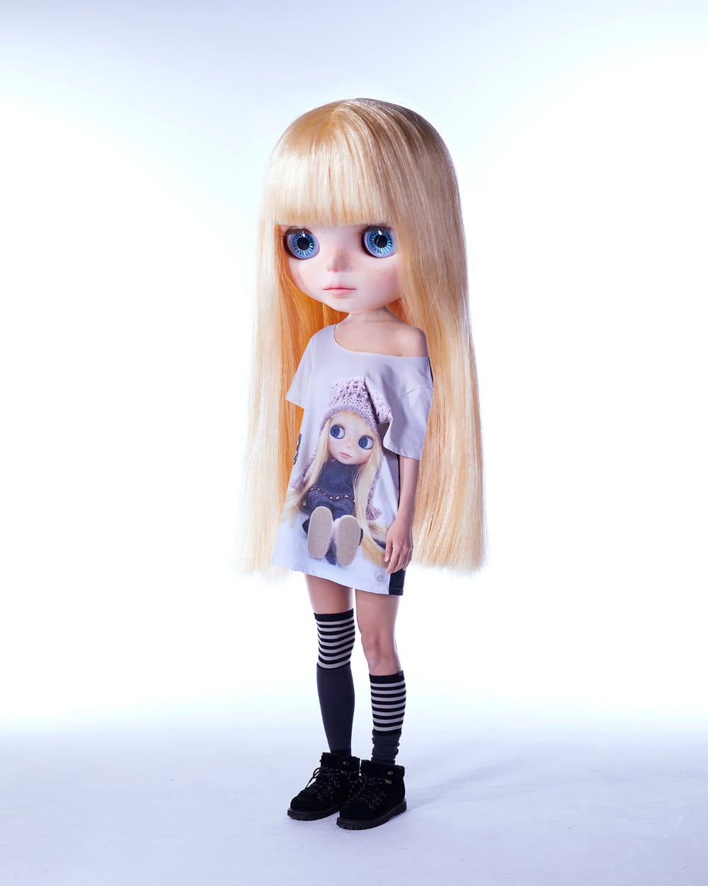 トップス COYSEIO X BLYTHE GRAPHIC ONE PIECE 新品タグ付き】COYSEIO X BLYTHE GRAPHIC ONE PIECE 半袖 Tシャツ S