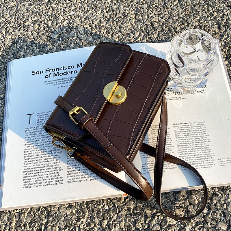 オータムウィンタースタイルレッドスタンダード レトロ 秋物 冬物 スクウェア メッセンジャーバッグ 手作りハンドバック71303124237