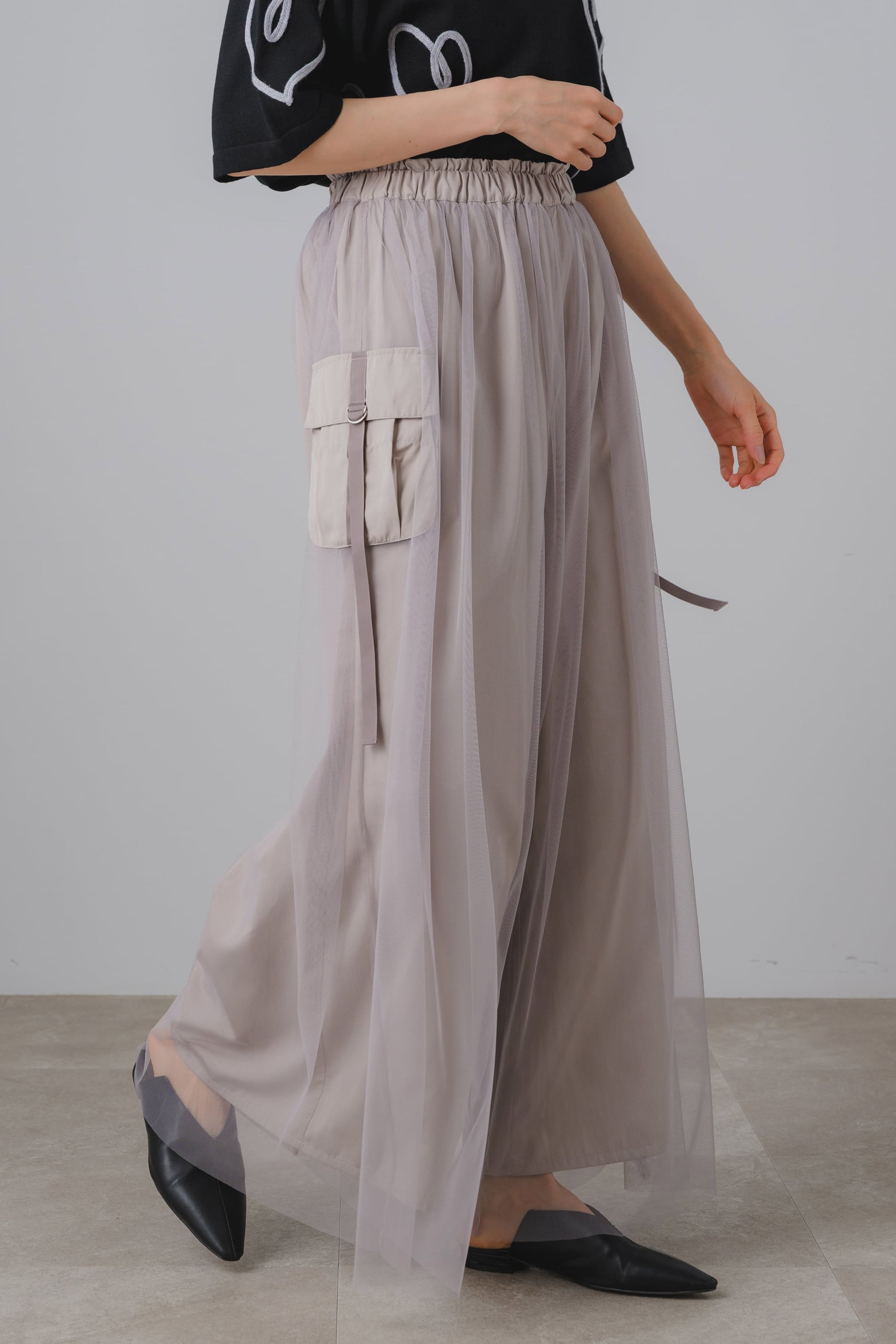 チュールレイヤードカーゴパンツ 70060-1103