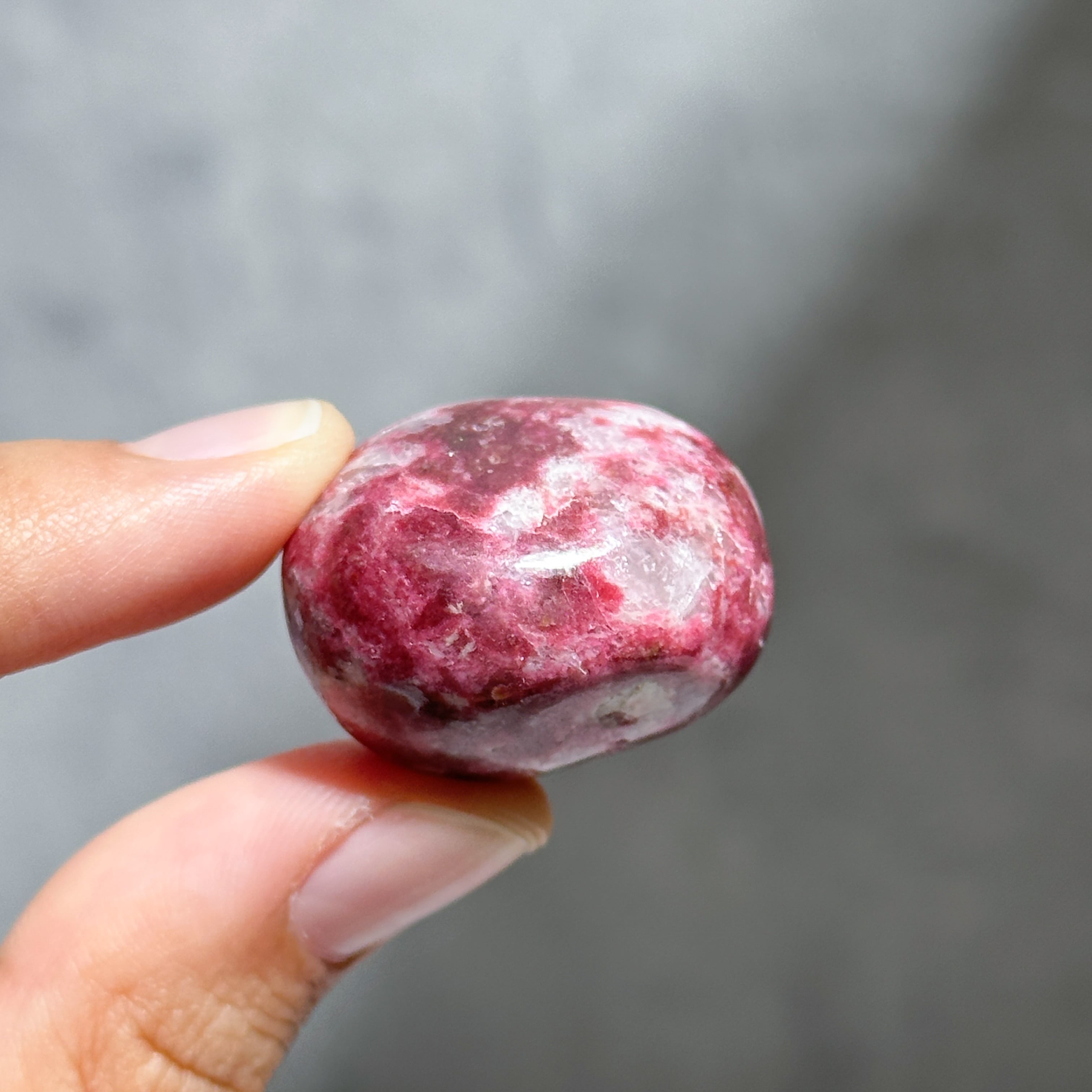ノルウェー産チューライト タンブル22◇ thulite ◇天然石・鉱物