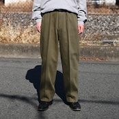 INTERIM / HEAVY PIMA TWILL 1-TUCK FRENCH ARMY WIDE TAPERED TROUSER