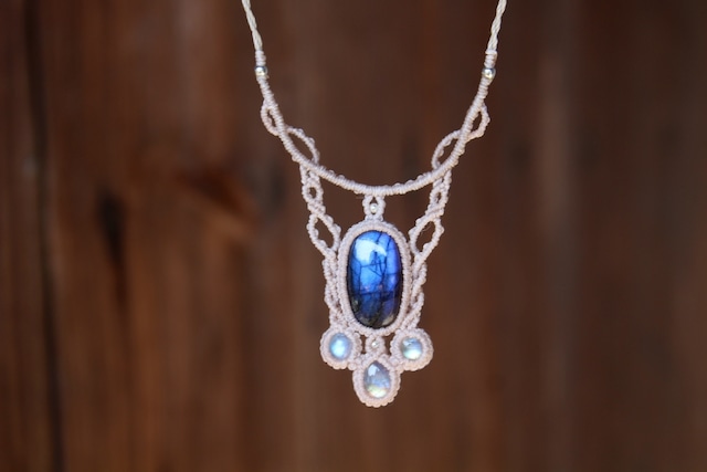 Labradorite & Rainbow moonstone micro macrame necklace