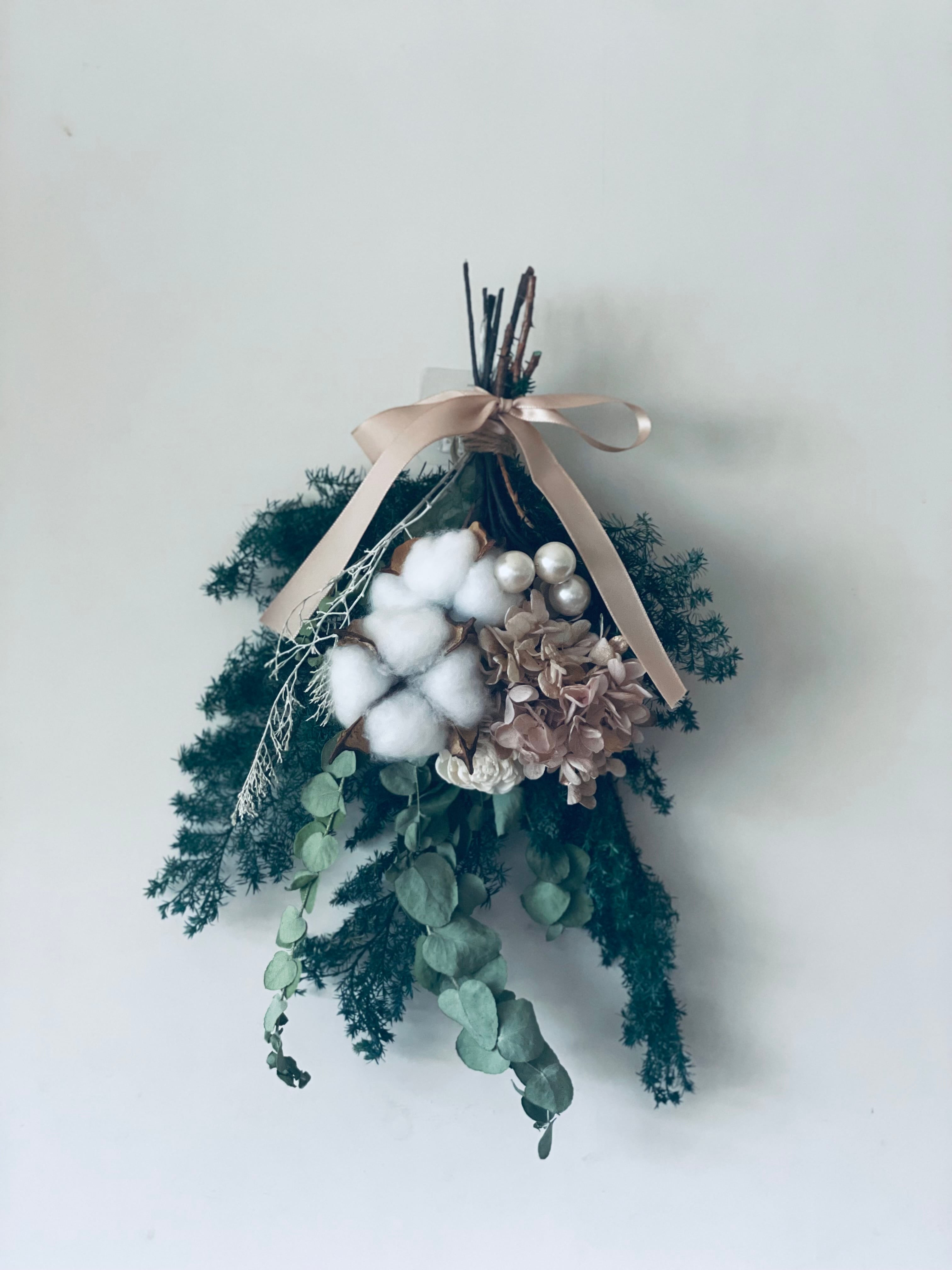 プリザーブドフラワーのヒムロスギとテールリードの紫陽花のクリスマス  