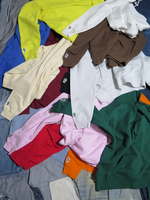 SLEEVE ONE-POINT EMBLEMED PARFAIT HOODED SWEATSHIRT 13COLOR